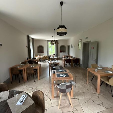 Logis Hotel & Restaurant Le Parcey Exteriör bild