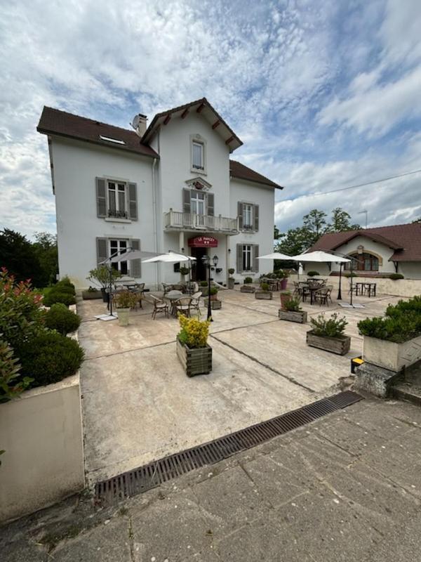 Logis Hotel & Restaurant Le Parcey Exteriör bild